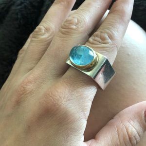 Square 18k white gold ring